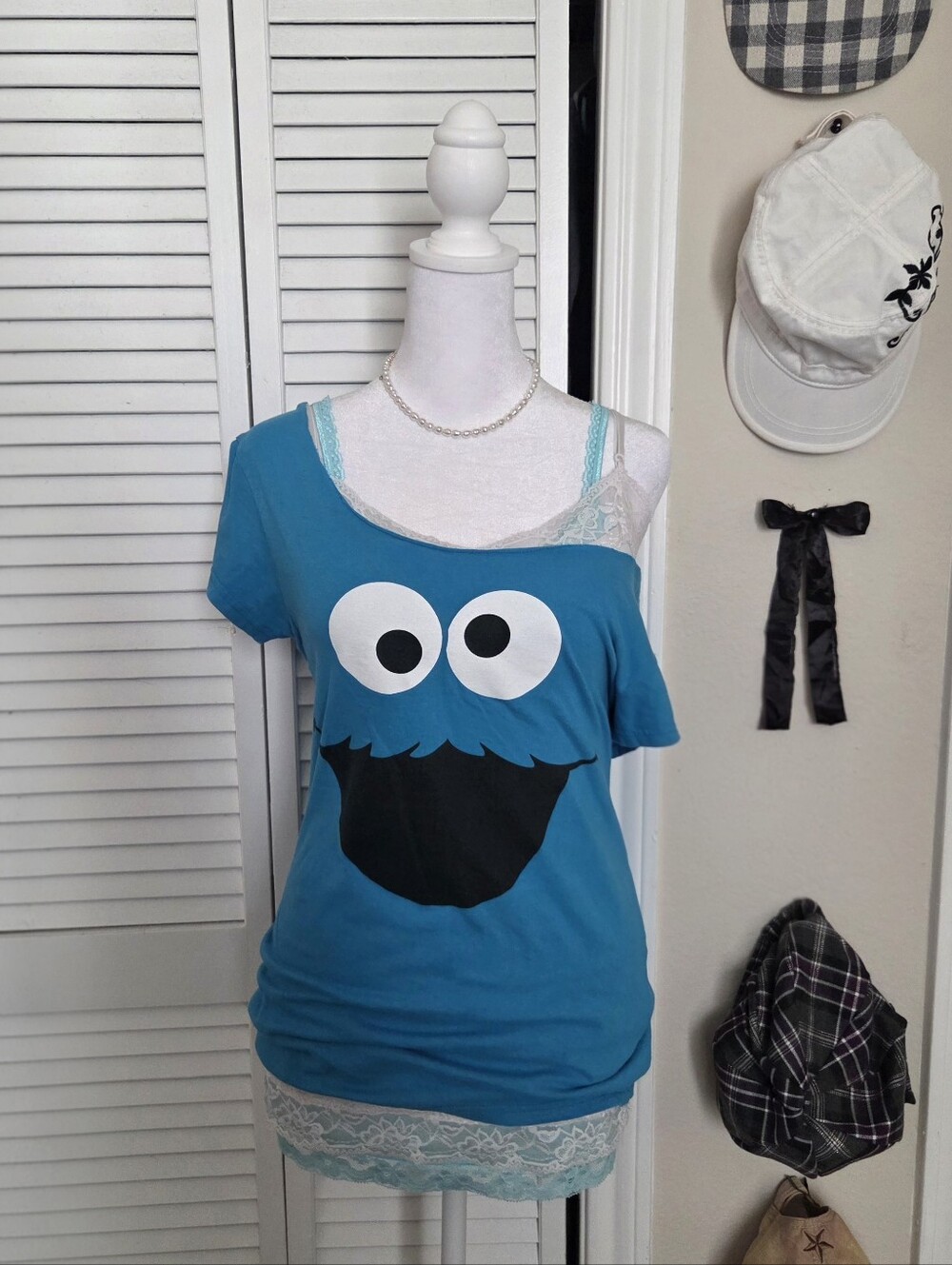 Sesame Street Cookie Monster Blue Graphic Tee - Women